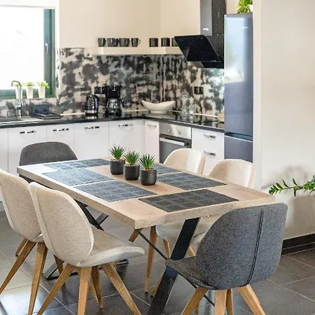 Amabilis * Argosztóli